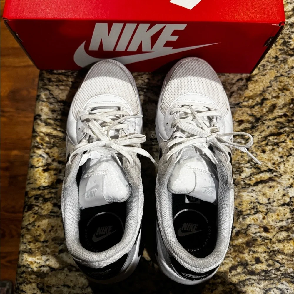Nike Air Max Excee - Like New - Worn Once - Men’s - Picture 5 of 5